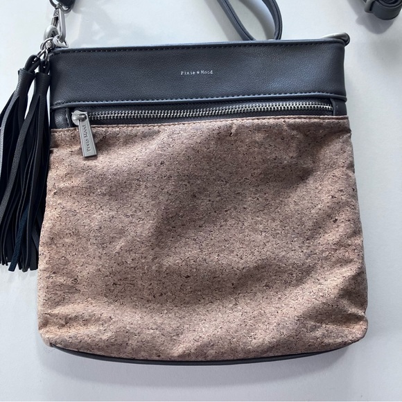 Pixi Mood Dove Grey Vegan Leather&Natural Cork Tassel Crossbody Bag 10”by 9.5” - Picture 10 of 16